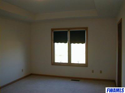 202 Hunters Ridge Auburn, IN 46706 - Photo 6 of 12 Gallery Image 6