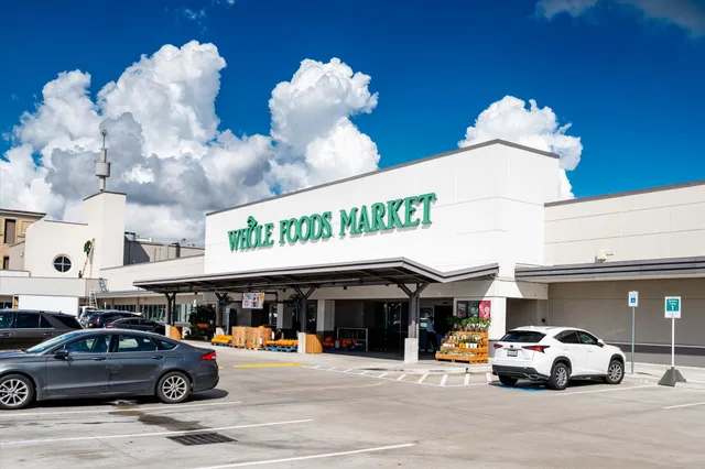 $700,000 | 4625 Willow Street, Bellaire, TX 77401