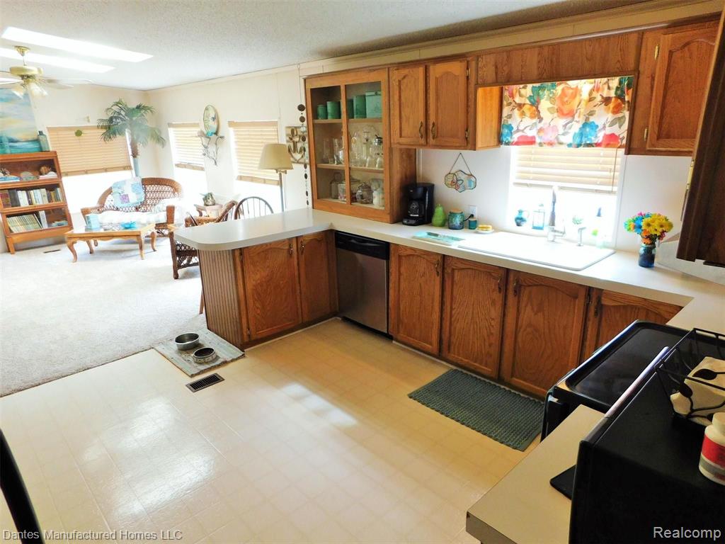 2500 Mann Road, Unit 209 Clarkston, MI 48346 - Photo 17 of 36