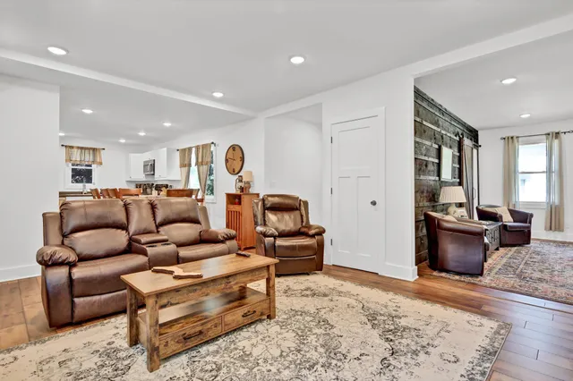 $374,000 | 802 South Garden Street, Lake City, MN 55041