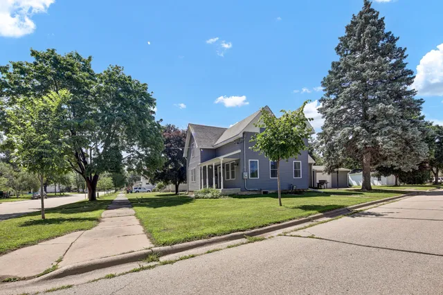 $374,000 | 802 South Garden Street, Lake City, MN 55041
