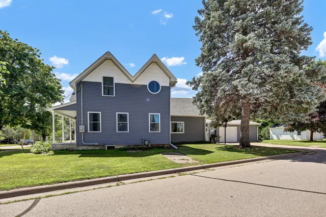 $374,000 | 802 South Garden Street, Lake City, MN 55041