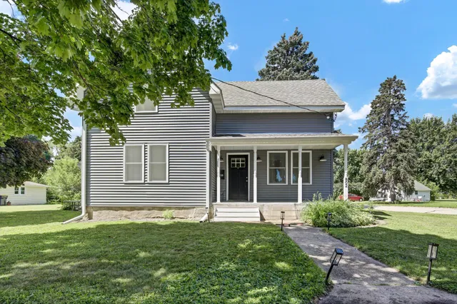 $374,000 | 802 South Garden Street, Lake City, MN 55041