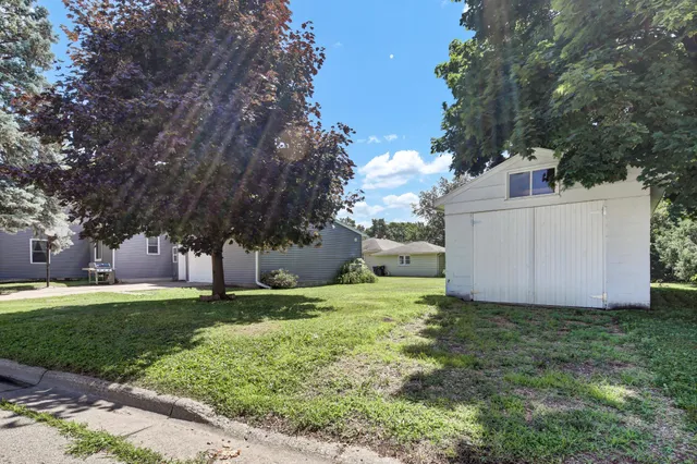 $374,000 | 802 South Garden Street, Lake City, MN 55041