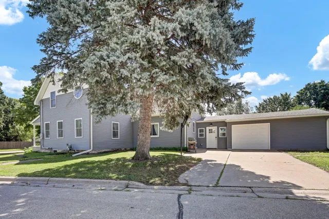 $374,000 | 802 South Garden Street, Lake City, MN 55041