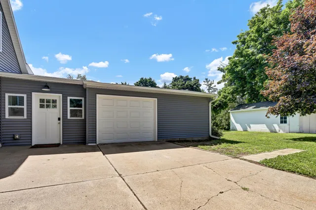 $374,000 | 802 South Garden Street, Lake City, MN 55041