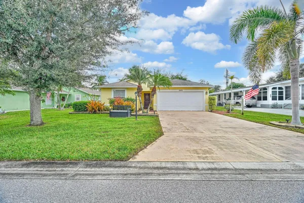 $389,900 | 2870 Southwest Versailles Terrace, Stuart, FL 34997