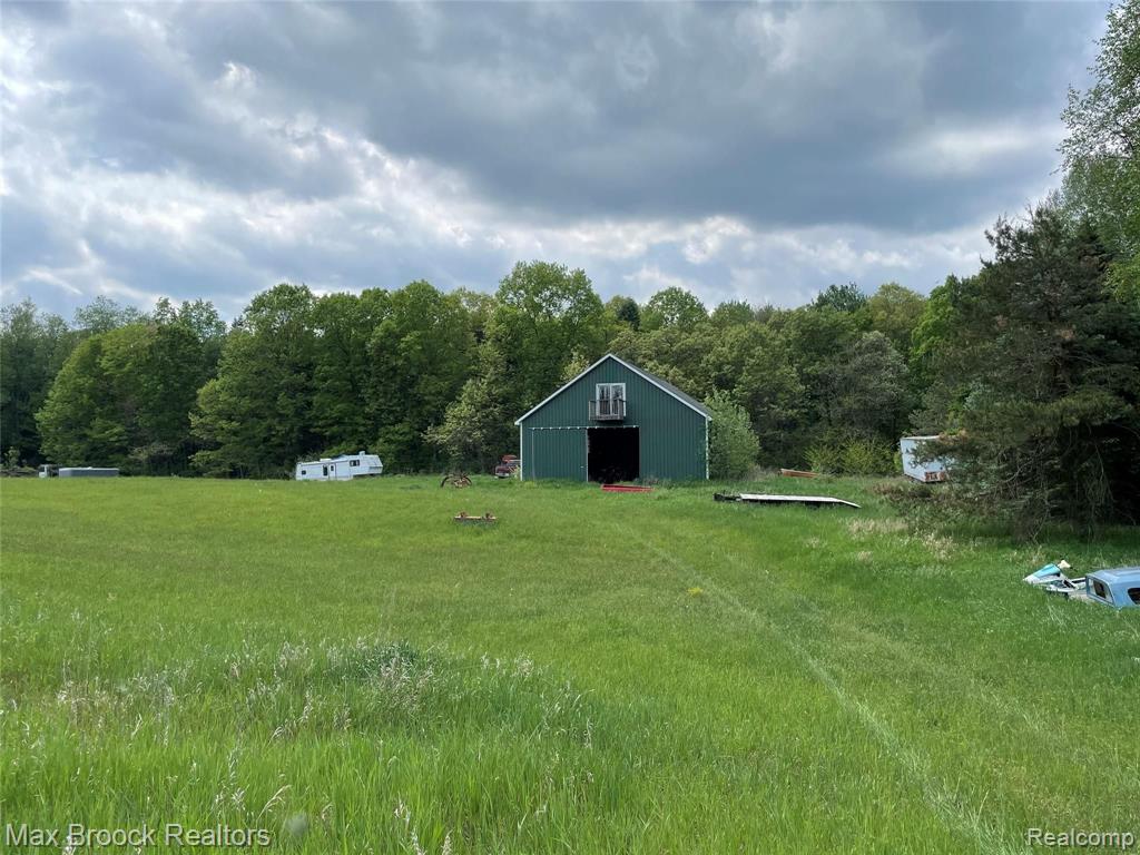 1 Sawmill Road Hadley, MI 48440 - Photo 4 of 12