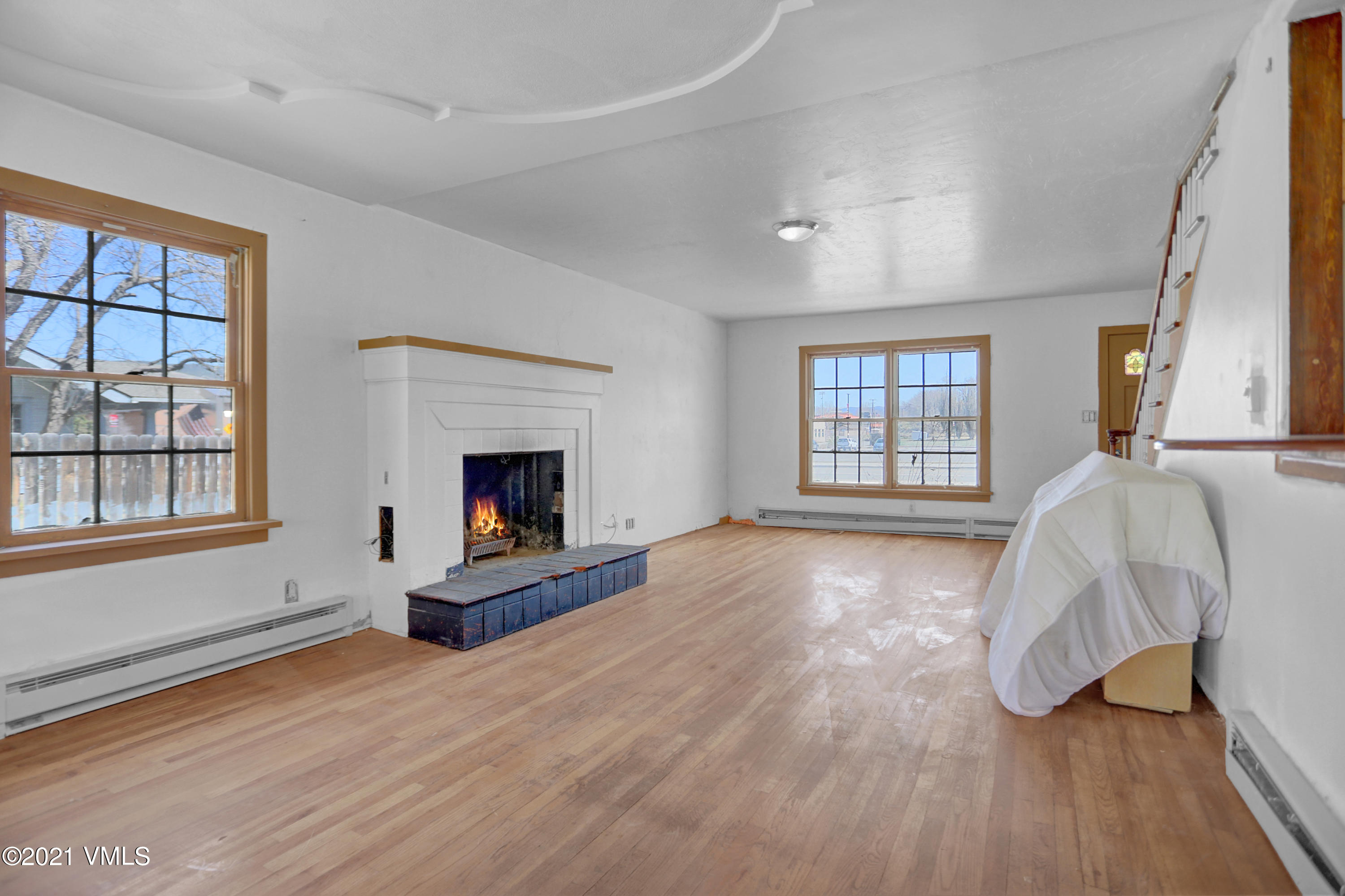 708 Valley Road Gypsum, CO 81637 - Photo 10 of 29 Living Room-2