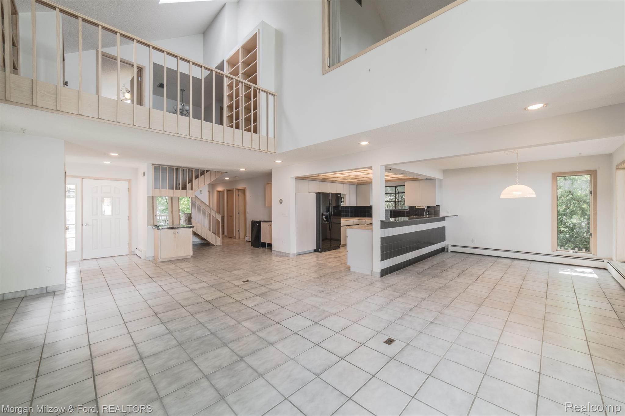 3810 Covert Road Waterford, MI 48328 - Photo 9 of 40 3810 Covert (6).jpg