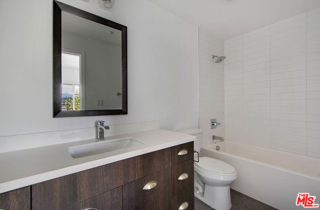 2974 Ripple Place, Unit 203 Los Angeles, CA 90039 - Photo 24 of 29