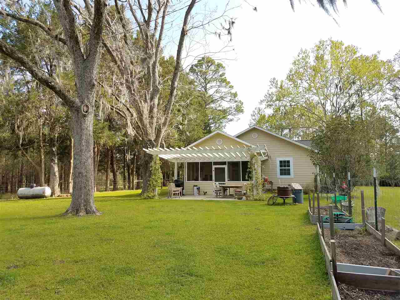 4240 Northwest Farm Center Road Madison, FL 32340 - Photo 9 of 36
