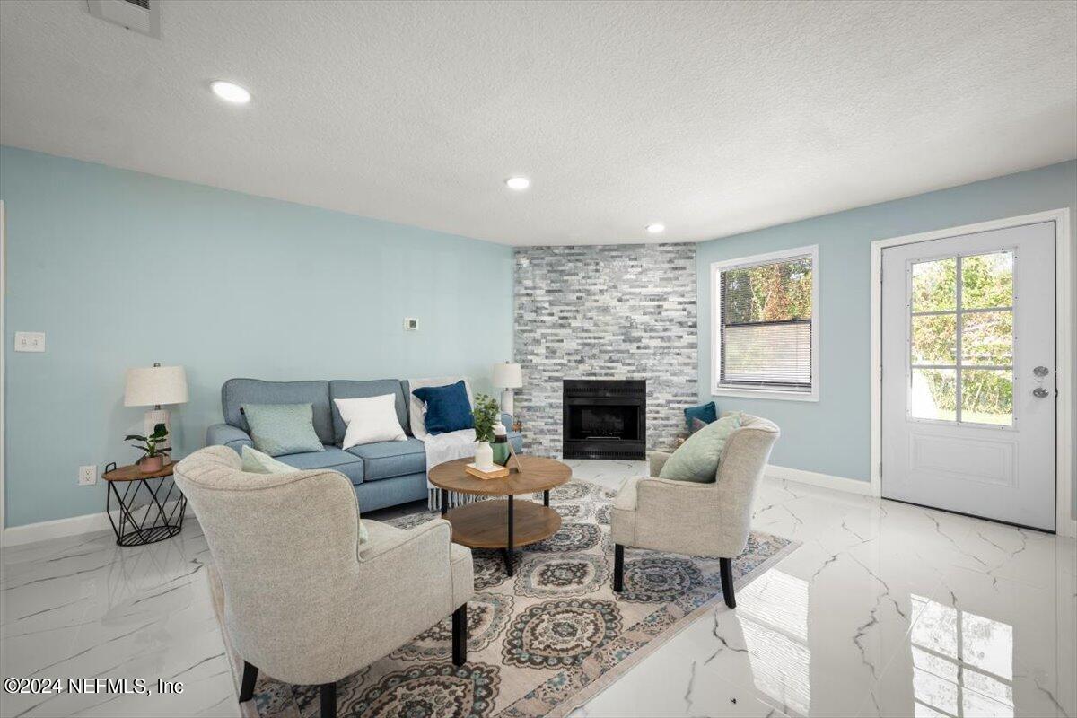 5329 Bedford Road Jacksonville, FL 32207 - Photo 11 of 36 14-JAXREP_5329_Bedford_Rd_Jacksonville_F