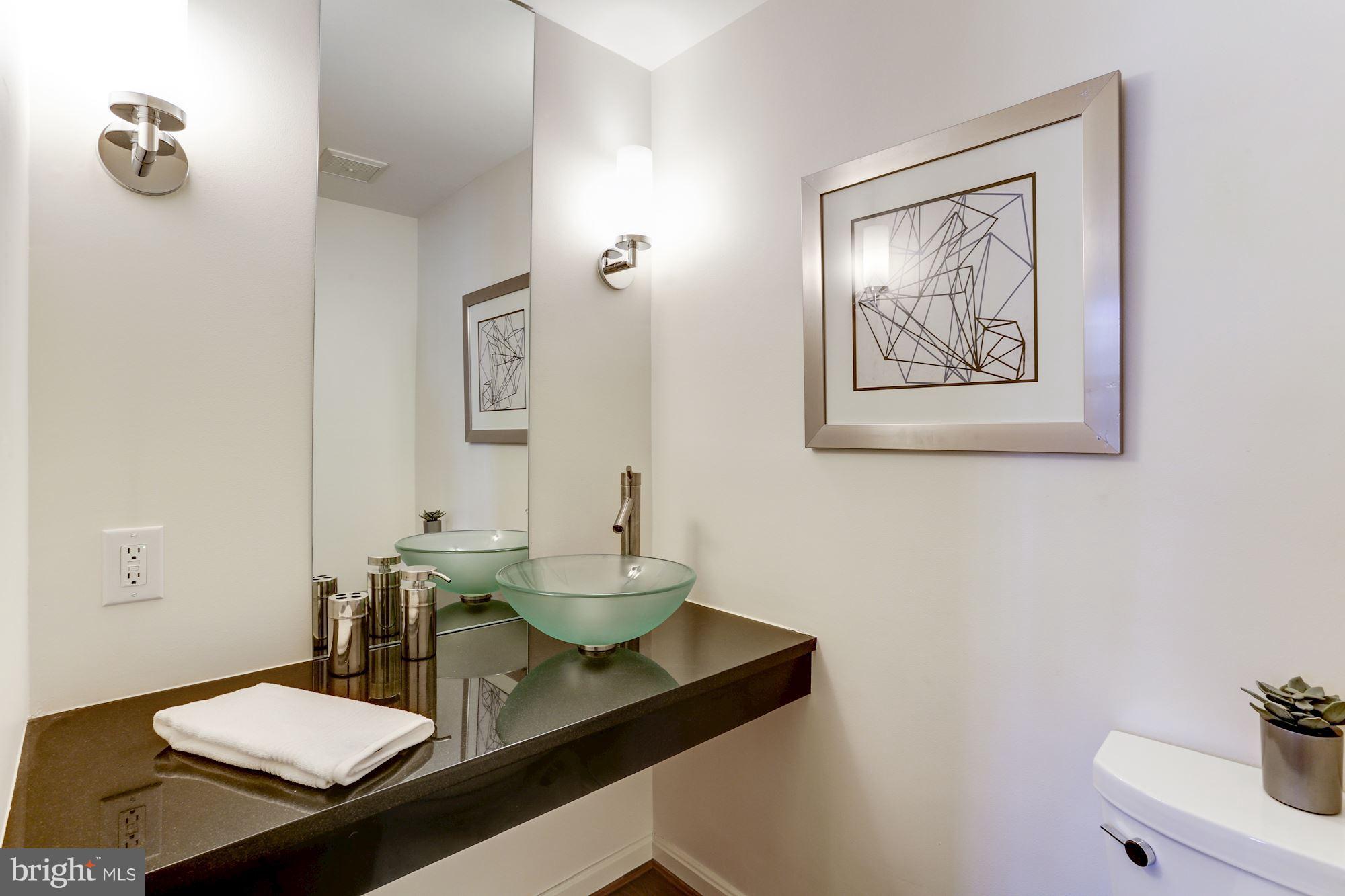 1205 Portner Road Alexandria, VA 22314 - Photo 12 of 20 Bath