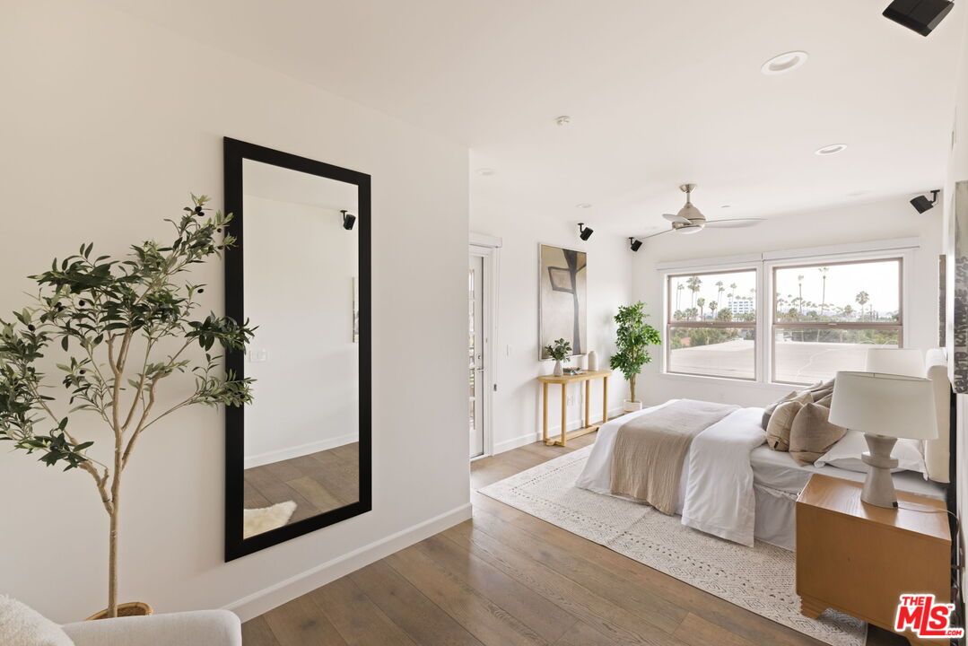 432 South Willaman Drive, Unit 401 Los Angeles, CA 90048 - Photo 16 of 30