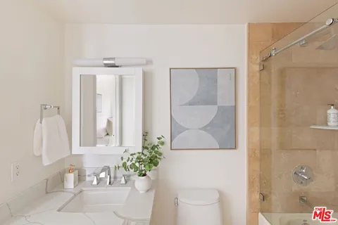 $2,095,000 | 432 South Willaman Drive, Unit 401, Los Angeles, CA 90048