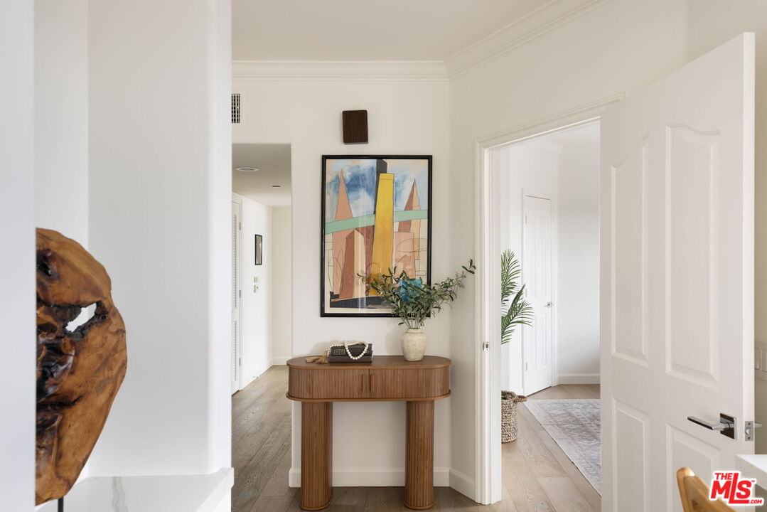 432 South Willaman Drive, Unit 401 Los Angeles, CA 90048 - Photo 24 of 30