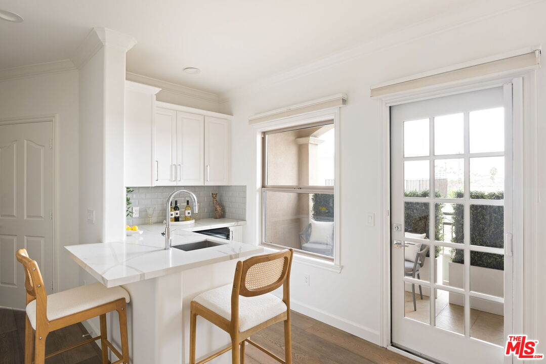 432 South Willaman Drive, Unit 401 Los Angeles, CA 90048 - Photo 9 of 30