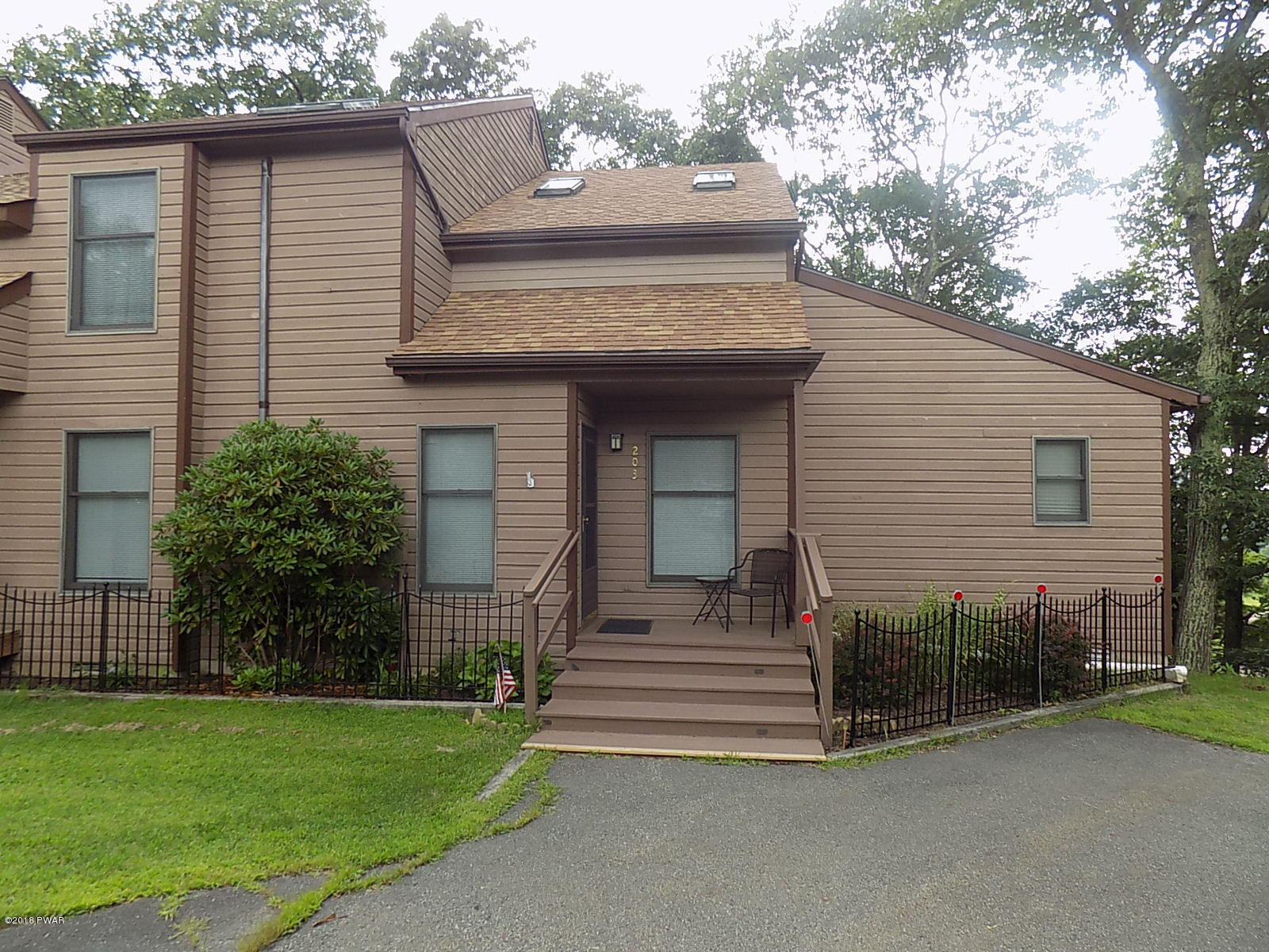 203 Shiny Mountain Road Greentown, PA 18426 - Photo 2 of 52