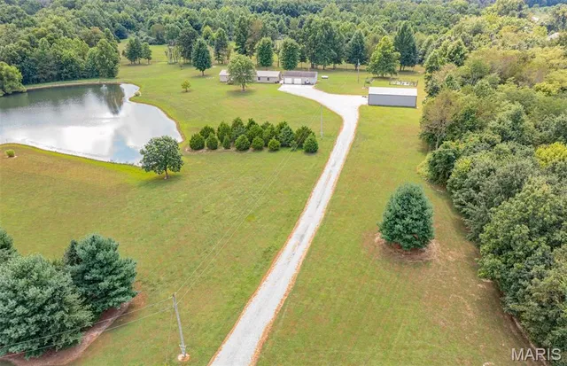 $324,000 | 16807 East Kendall Road, Mount Vernon, IL 62864