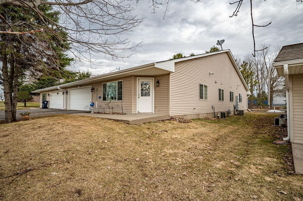450 West Cairns Street, Unit D Ellsworth, WI 54011 - Photo 11 of 12