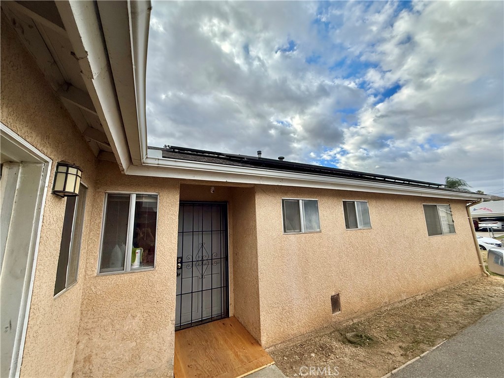 3292 Debbie Lane Riverside, CA 92501 - Photo 9 of 32