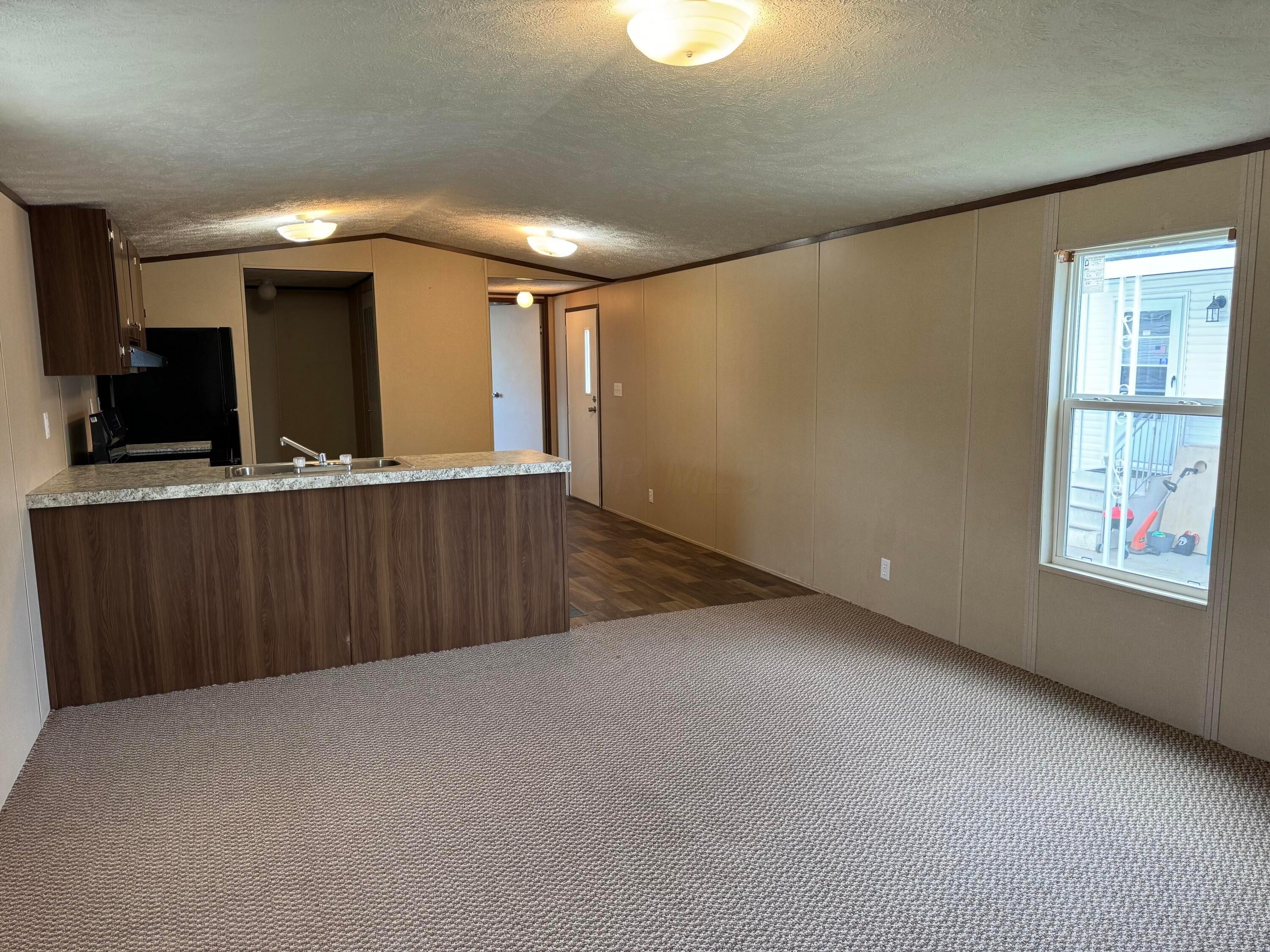 209 Gloria Road Pataskala, OH 43062 - Photo 2 of 15 IMG_9396