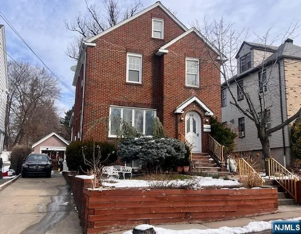 $699,900 | 919 Marion Place, Ridgefield, NJ 07657