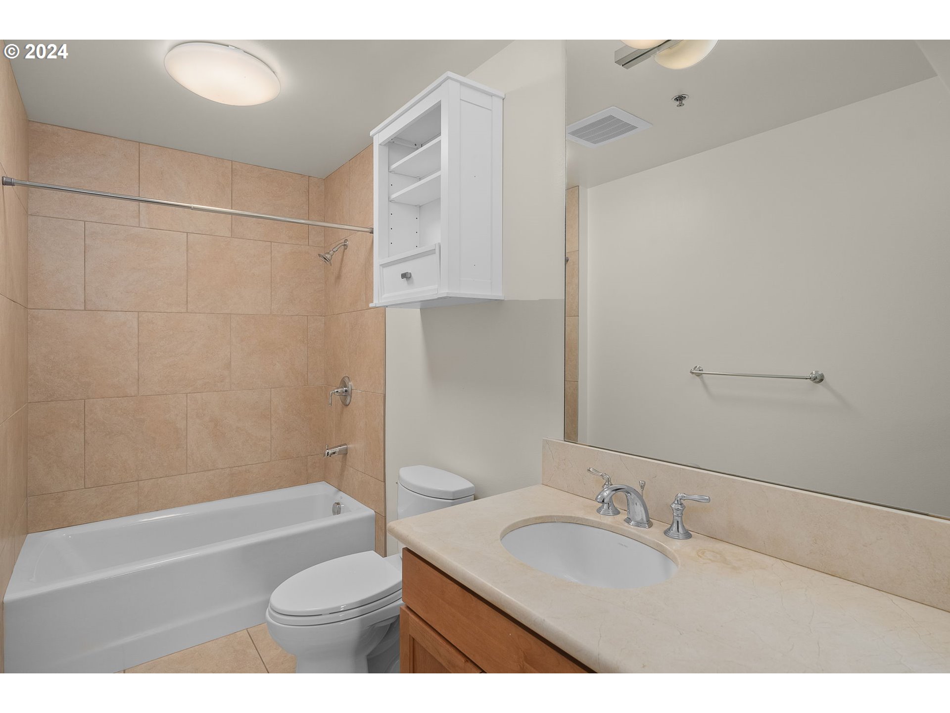 2454 Northwest Westover Road, Unit 104 Portland, OR 97210 - Photo 29 of 30