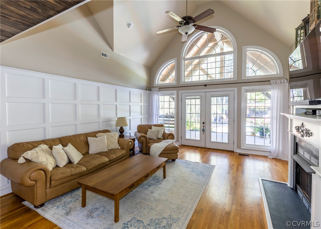 5776 Moore Creek Road Powhatan, VA 23139 - Photo 28 of 45 a living room with furniture and a large window
