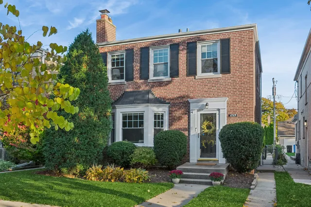 $599,000 | 6319 North Le Mai Avenue, Chicago, IL 60646