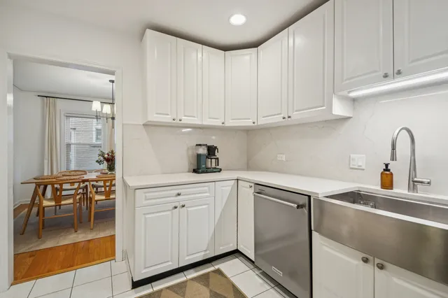 $599,000 | 6319 North Le Mai Avenue, Chicago, IL 60646