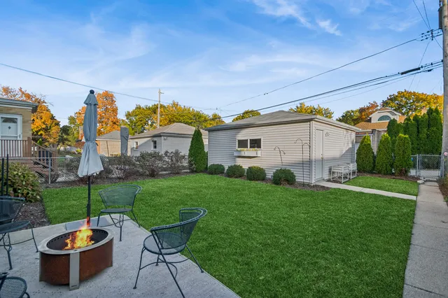 $599,000 | 6319 North Le Mai Avenue, Chicago, IL 60646