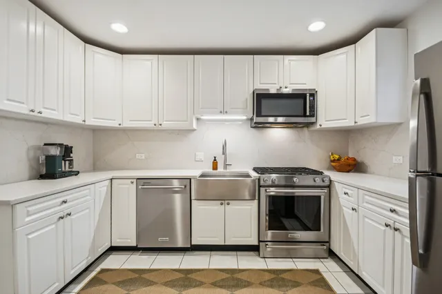 $599,000 | 6319 North Le Mai Avenue, Chicago, IL 60646