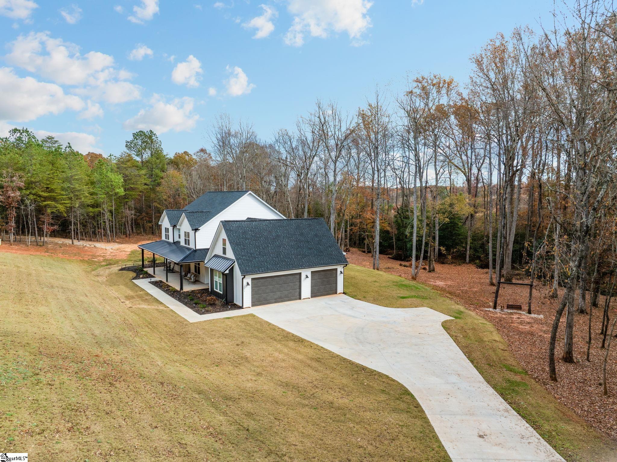 1502 A Groce Meadow Road Taylors, SC 29687 - Photo 4 of 39
