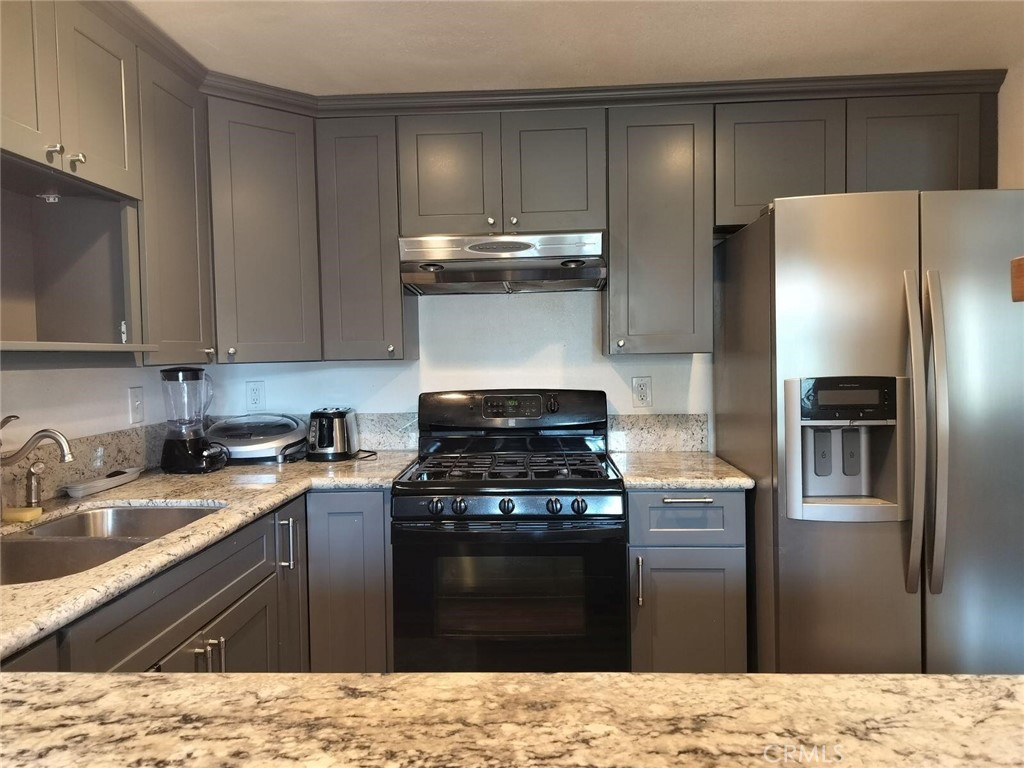 1301 Wheaton Way Riverside, CA 92507 - Photo 5 of 15
