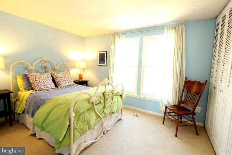 1603 Fieldthorn Drive Reston, VA 20194 - Photo 11 of 29 Bedroom
