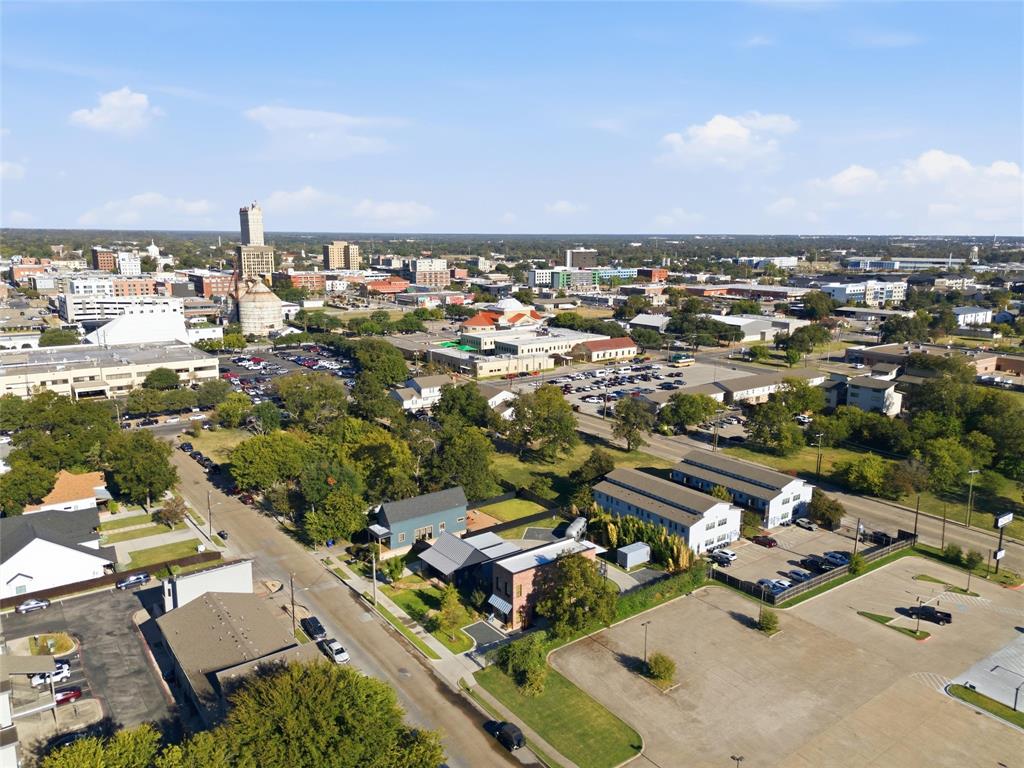 632 South 7th Street Waco, TX 76706 - Photo 3 of 10 an aerial view of a city
