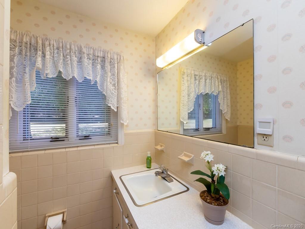 8028 Larkhaven Road Charlotte, NC 28216 - Photo 20 of 30 Gallery Image 20
