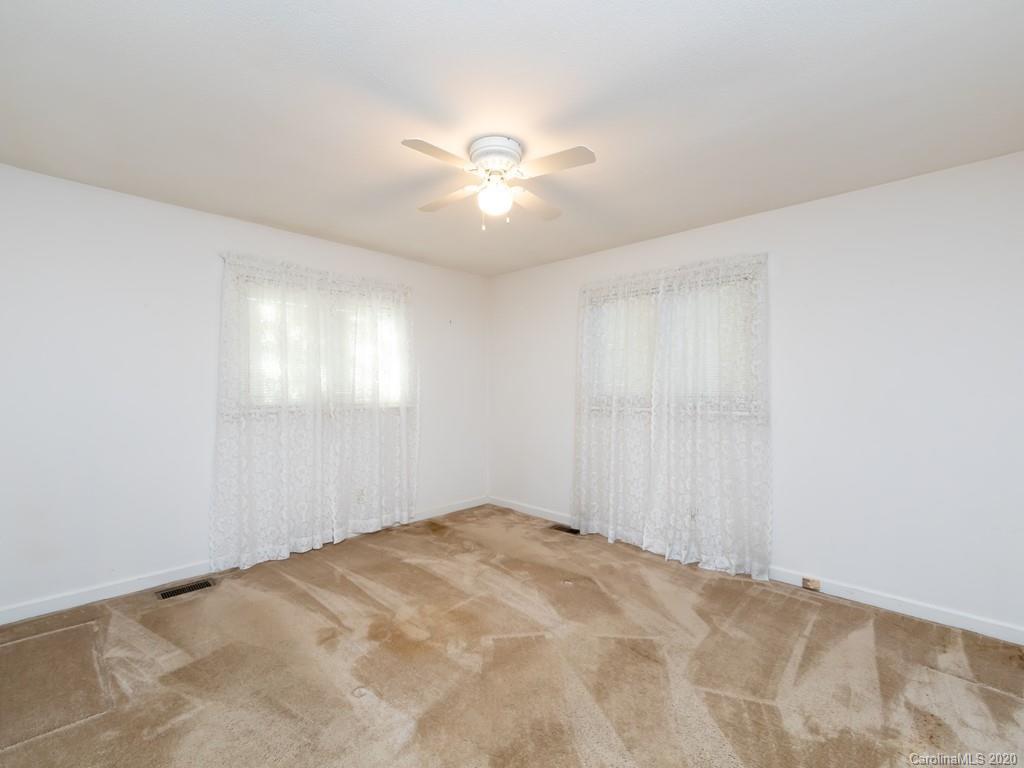 8028 Larkhaven Road Charlotte, NC 28216 - Photo 21 of 30 Gallery Image 21