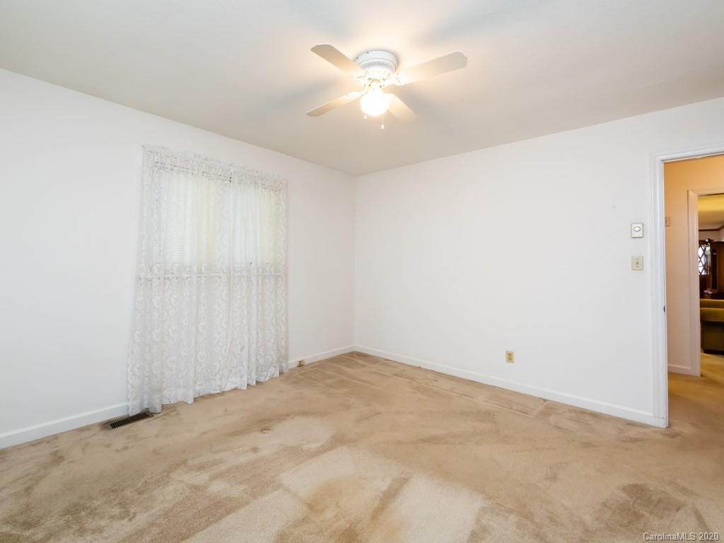 8028 Larkhaven Road Charlotte, NC 28216 - Photo 22 of 30 Gallery Image 22