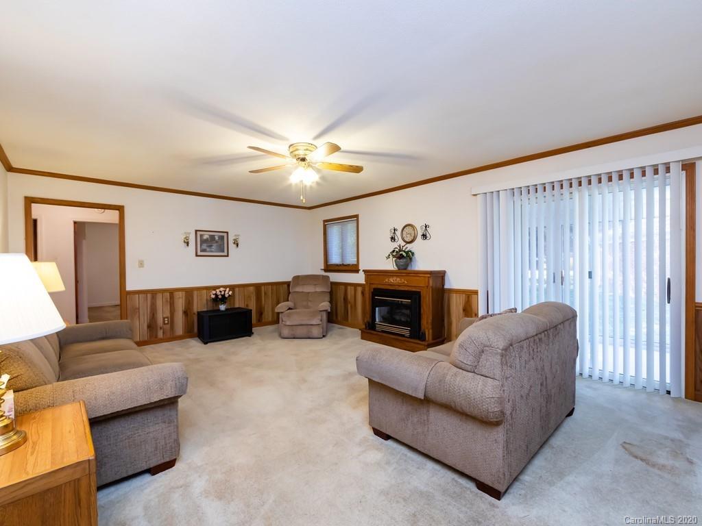 8028 Larkhaven Road Charlotte, NC 28216 - Photo 8 of 30 Gallery Image 8