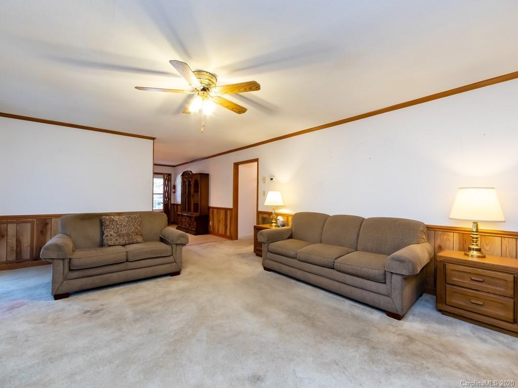 8028 Larkhaven Road Charlotte, NC 28216 - Photo 9 of 30 Gallery Image 9