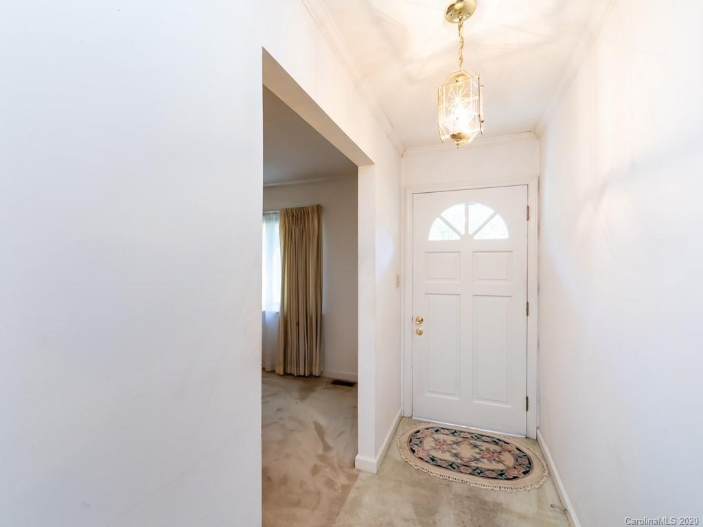 8028 Larkhaven Road Charlotte, NC 28216 - Photo 10 of 30 Gallery Image 10