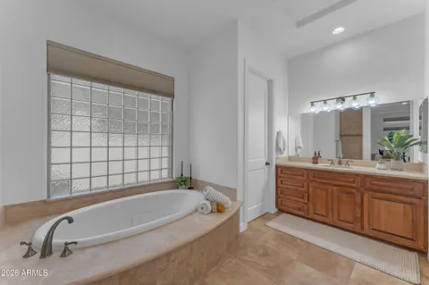 $1,099,500 | 303 East Wexford Court, Phoenix, AZ 85020