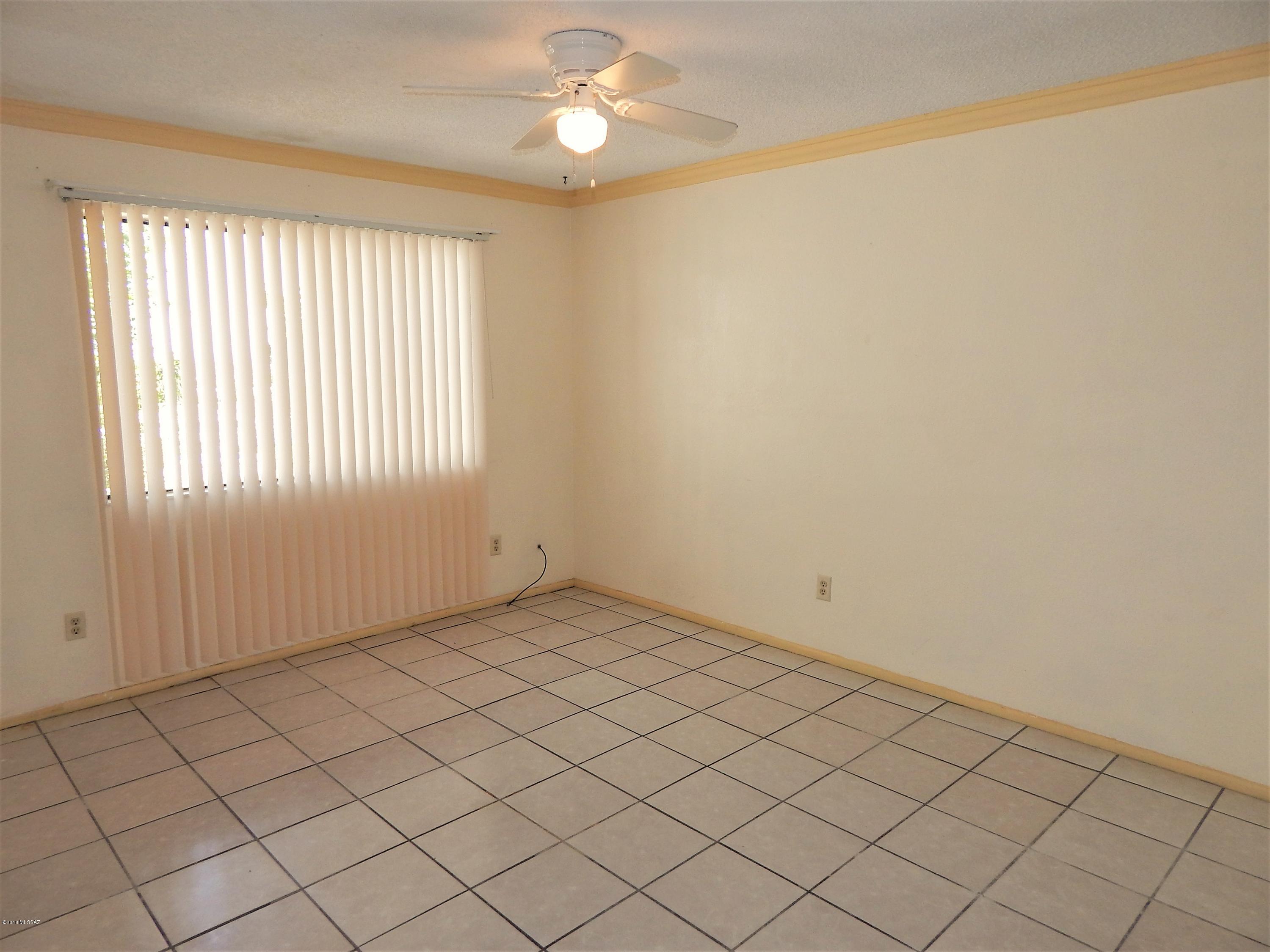 1252 Circulo Aguilar Rio Rico, AZ 85648 - Photo 9 of 24 Gallery Image 9