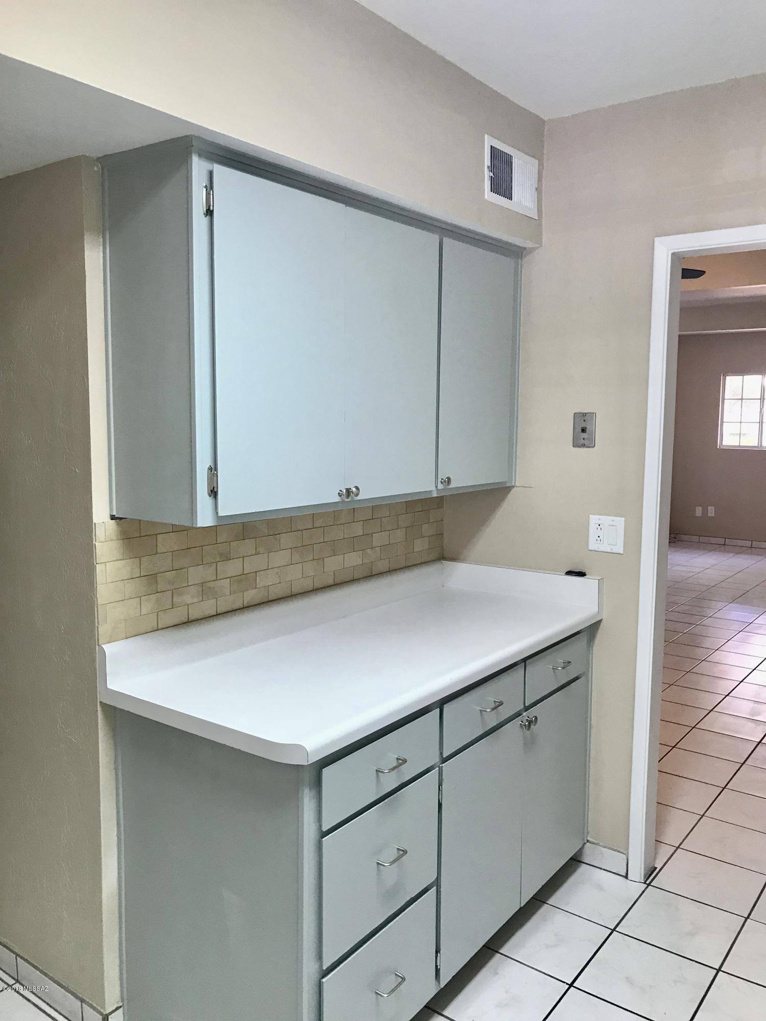 3750 North Country Club Road, Unit 15 Tucson, AZ 85716 - Photo 6 of 22