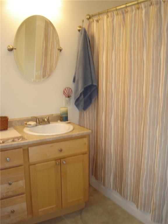 27 Highland Ridge Drive, Unit 27 Hampden, ME 04444 - Photo 22 of 32 Master Bath