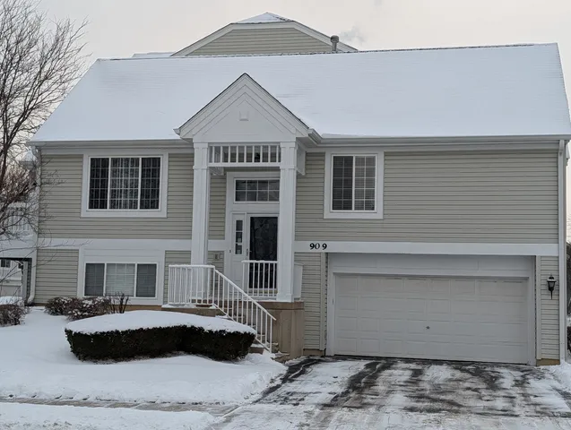 $445,000 | 909 Mayfair Court, Elk Grove Village, IL 60007
