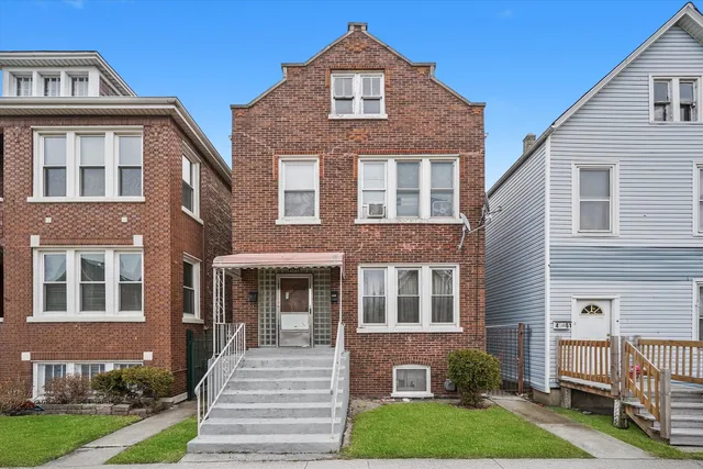 $300,000 | 4549 South Washtenaw Avenue, Chicago, IL 60632